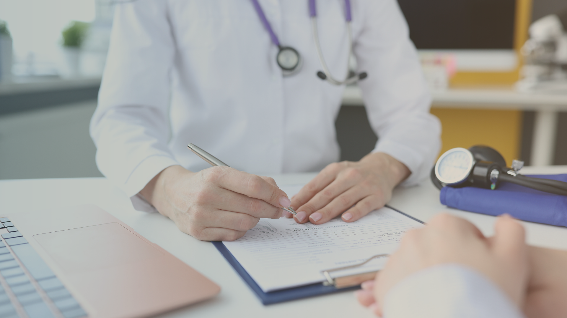 Por que é importante realizar uma consulta antes de qualquer procedimento?